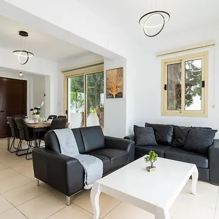 Sunscape 3-bedroom And Pool In Πρωταράς