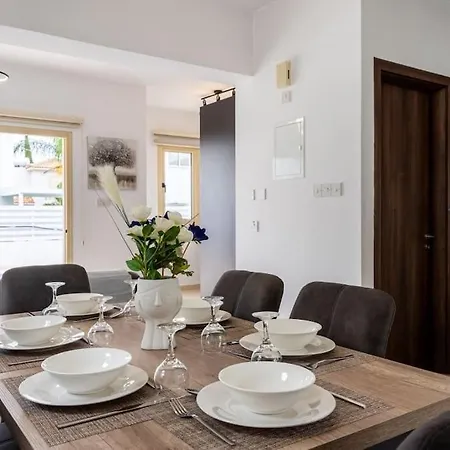 Sunscape 3-bedroom And Pool In Βίλα *